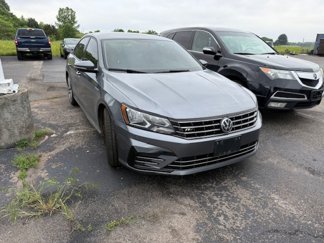 Used 2018 Volkswagen Passat 2.0T R-Line image 1