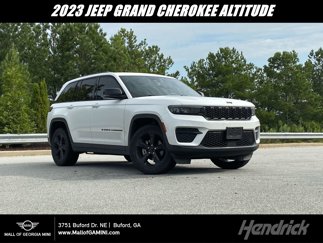 Used 2023 Jeep Grand Cherokee Altitude image 1