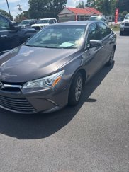 Used 2017 Toyota Camry LE image 1