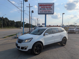 Used 2017 Chevrolet Traverse LT image 1