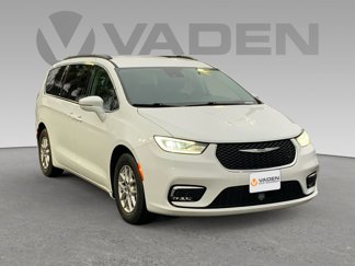Used 2022 Chrysler Pacifica Touring-L image 1