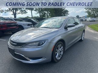 Used 2015 Chrysler 200 Limited image 1