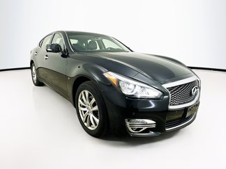 Used 2017 INFINITI Q70 3.7 image 1