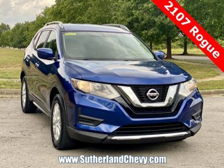 Used 2017 Nissan Rogue SV image 1