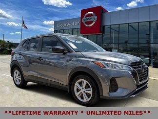 Used 2021 Nissan Kicks S image 1