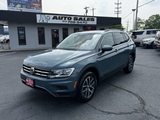 Used 2019 Volkswagen Tiguan SE w/ Panoramic Sunroof Package image 1