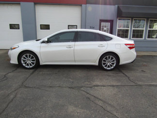 Used 2013 Toyota Avalon XLE image 1