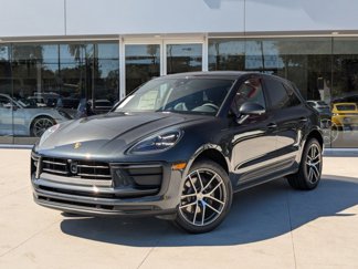 Certified 2025 Porsche Macan image 1