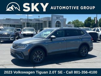 Used 2023 Volkswagen Tiguan SE image 1