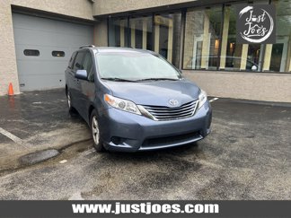 Used 2015 Toyota Sienna LE image 1