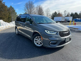 Used 2022 Chrysler Pacifica Touring-L image 1