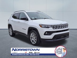 Used 2022 Jeep Compass Latitude w/ Sun and Sound Group image 1