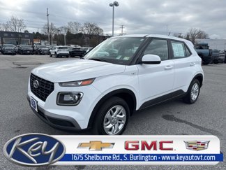 Used 2023 Hyundai Venue SE image 1