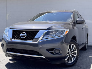 Used 2013 Nissan Pathfinder SV image 1