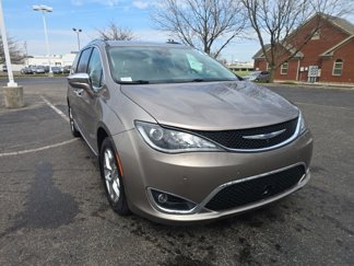Used 2017 Chrysler Pacifica Limited w/ Advanced Safetytec Group image 1