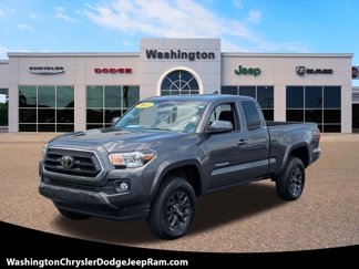 Used 2021 Toyota Tacoma SR5 w/ SR5 Appearance Package (SM) image 1