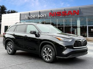 Used 2024 Toyota Highlander XLE image 1