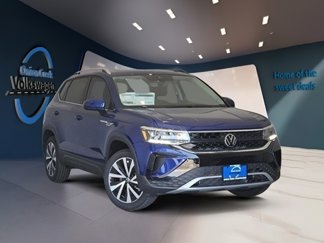 Certified 2024 Volkswagen Taos SE image 1