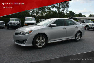 Used 2013 Toyota Camry SE image 1