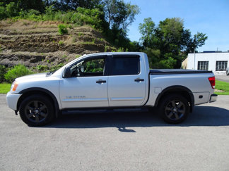 Used 2015 Nissan Titan SV w/ SV Value Truck Package image 1