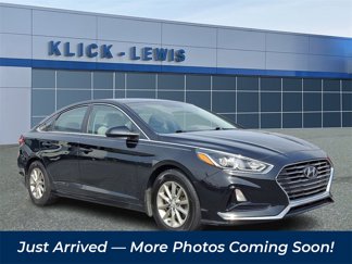 Used 2018 Hyundai Sonata SE image 1