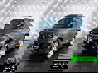 New 2025 Jeep Grand Cherokee Laredo image 1