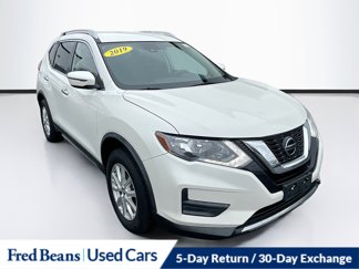 Used 2019 Nissan Rogue SV image 1