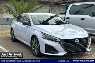 Used 2024 Nissan Altima 2.0 SR image 1