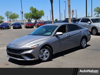 Certified 2024 Hyundai Elantra SE image 1