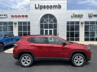 New 2025 Jeep Compass Latitude image 1