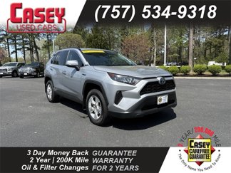 Used 2020 Toyota RAV4 LE image 1