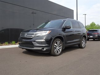 Used 2017 Honda Pilot Touring image 1