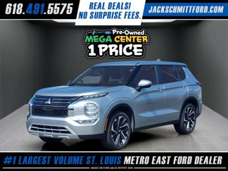 Used 2023 Mitsubishi Outlander SE image 1
