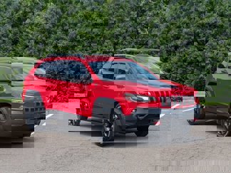Used 2019 Jeep Cherokee Trailhawk w/ Cold Weather Group image 1