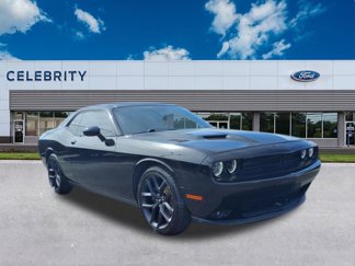 Used 2019 Dodge Challenger SXT w/ Blacktop Package image 1