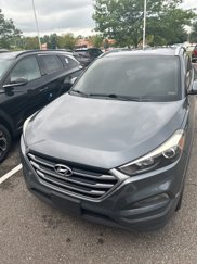 Used 2017 Hyundai Tucson SE image 1