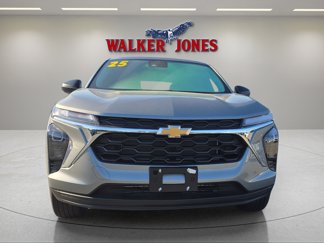 Used 2025 Chevrolet Trax LS w/ Driver Confidence Package image 1