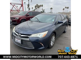 Used 2017 Toyota Camry LE image 1