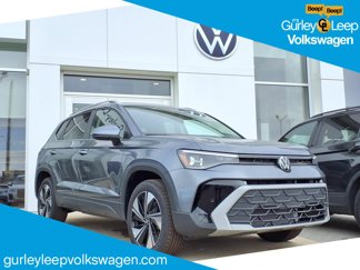 New 2025 Volkswagen Taos SE image 1