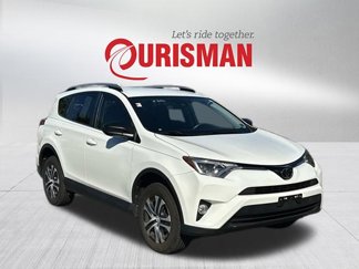 Used 2018 Toyota RAV4 LE image 1