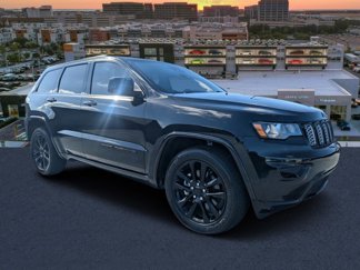 Used 2021 Jeep Grand Cherokee Laredo X image 1
