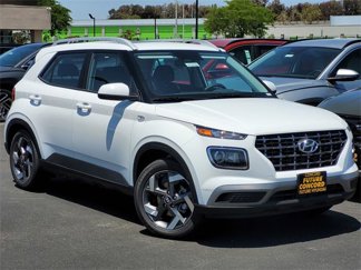 New 2025 Hyundai Venue SEL image 1