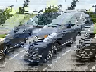 Used 2020 Toyota Sienna XLE image 1