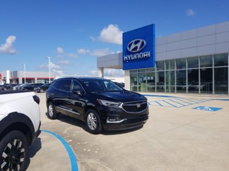 Used 2018 Buick Enclave Essence image 1