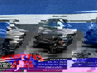 Used 2023 Jeep Grand Cherokee Altitude image 1