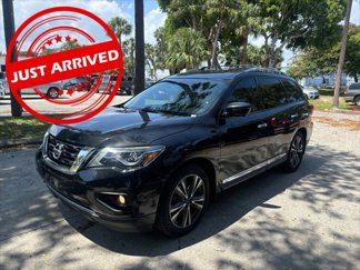 Used 2017 Nissan Pathfinder Platinum image 1