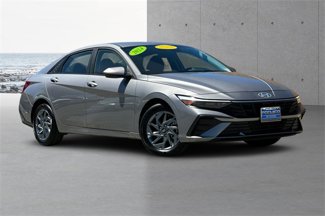 Used 2024 Hyundai Elantra SEL image 1