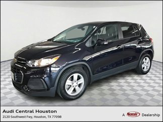 Used 2022 Chevrolet Trax LS w/ Tint and Cruise Package image 1