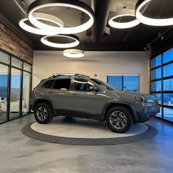 Used 2019 Jeep Cherokee Trailhawk w/ Cold Weather Group image 1