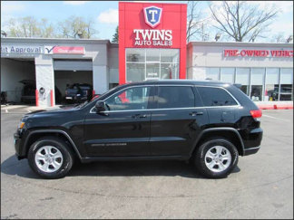 Used 2017 Jeep Grand Cherokee Laredo w/ Quick Order Package 23E image 1
